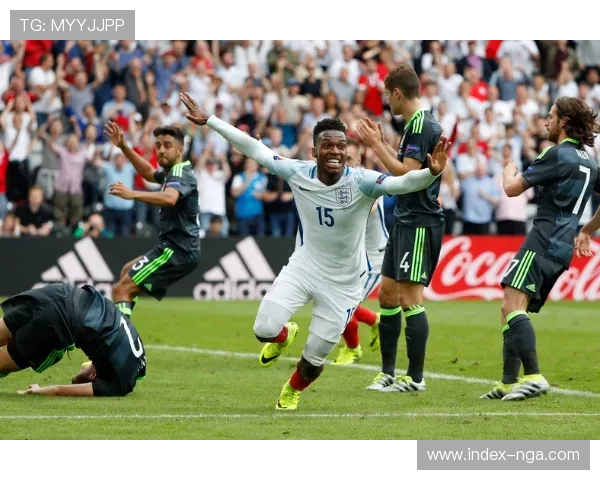 杜埃内切兜射破门助巴黎德比险胜，积分紧追朗斯仅差1分。