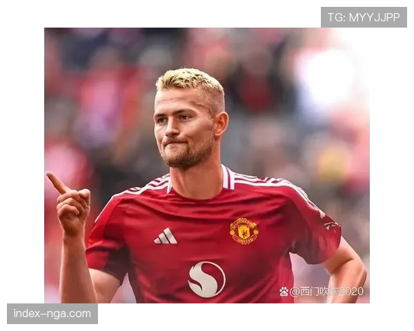 拜仁后卫德利赫特因内收肌不适，将缺席三月剩余比赛